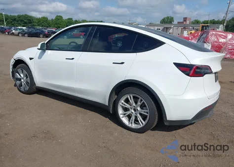 2023 Tesla Model Y Awd/Long Range Dual Motor All-Wheel Drive z USA, uszkodzony, nr VIN 7SAYGDEE6PF704082